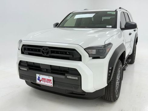 New 2026 Toyota 4Runner SR5 AWD/4WD image 4