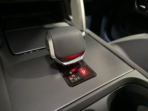 New 2026 Land Rover Discovery Sport Landmark image 12