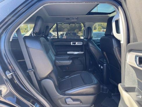 Used 2021 Ford Explorer Limited w/ Equipment Group 301A image 10