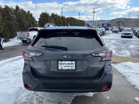 Used 2023 Subaru Outback Premium image 5
