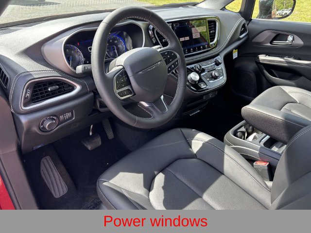 New 2027 Chrysler Pacifica Select FWD image 19
