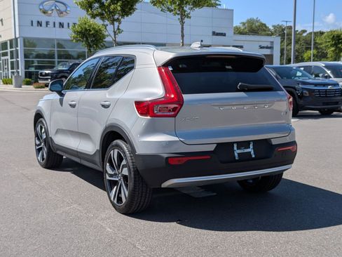 Used 2025 Volvo XC40 B5 Plus AWD/4WD image 5
