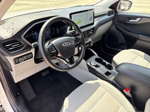 Used 2024 Ford Escape SE FWD image 6