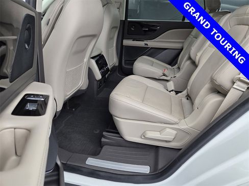 Used 2021 Lincoln Aviator Grand Touring w/ Elements Package Plus image 26