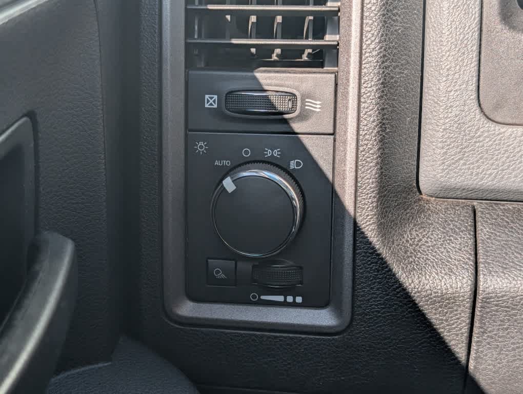 Used 2013 RAM 2500 Tradesman w/ Chrome Appearance Group AWD/4WD image 22
