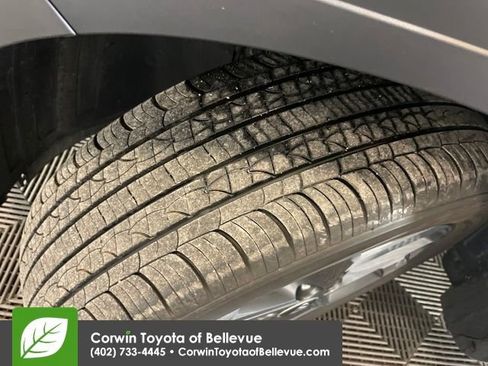 Used 2025 Hyundai Venue SEL image 27