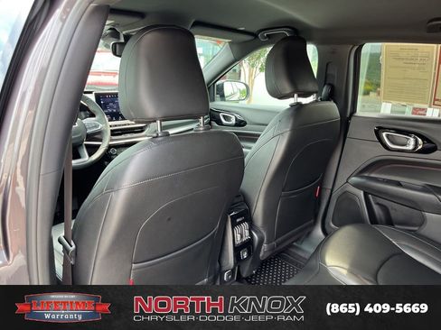 Used 2024 Jeep Compass Trailhawk image 14