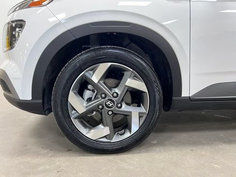 Used 2025 Hyundai Venue SEL FWD image 29