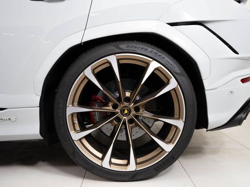 Used 2023 Lamborghini Urus S AWD/4WD image 11