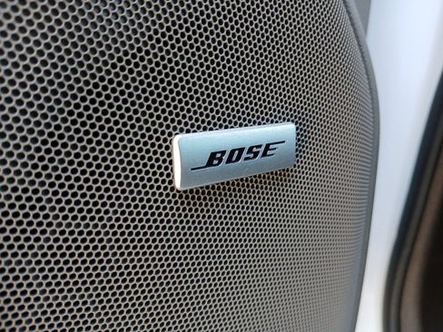 Used 2024 Chevrolet Suburban Z71 w/ Luxury Package image 25