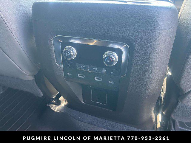 Used 2022 GMC Yukon SLT w/ SLT Premium Package AWD/4WD image 16