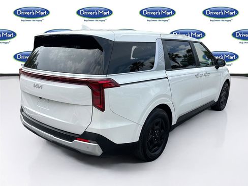 Used 2025 Kia Carnival FWD image 7