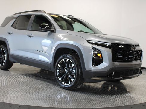 Used 2025 Chevrolet Equinox RS w/ Safety and Technology Package FWD image 14