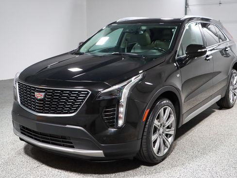 Used 2023 Cadillac XT4 Premium Luxury w/ Cold Weather Package FWD image 32