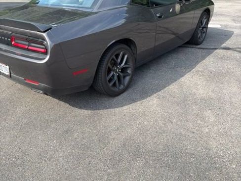 Used 2019 Dodge Challenger SXT w/ Blacktop Package RWD image 4