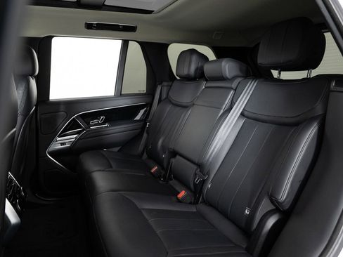 Used 2022 Land Rover Range Rover SE image 17