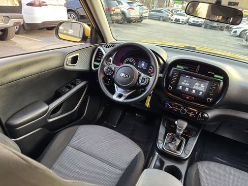 Used 2020 Kia Soul LX FWD image 31