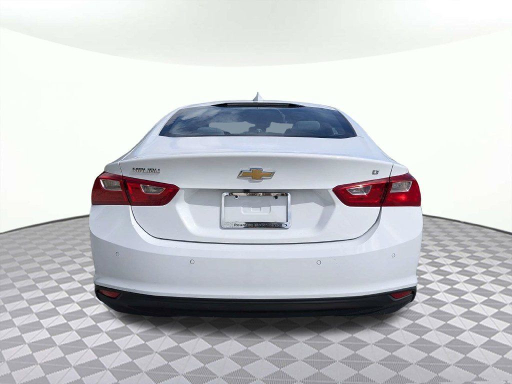 Used 2025 Chevrolet Malibu LT FWD image 4