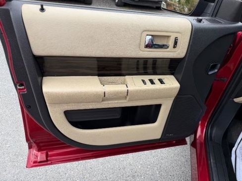 Used 2019 Ford Flex SEL image 16