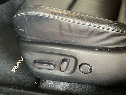 Used 2015 Toyota RAV4 Limited w/ Technology Package image 29