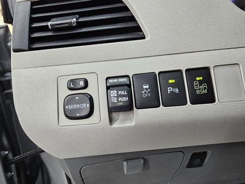 Used 2014 Toyota Sienna XLE FWD image 34