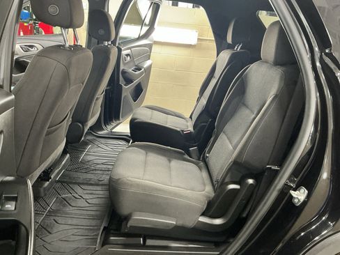 Used 2023 Chevrolet Traverse LT FWD image 13