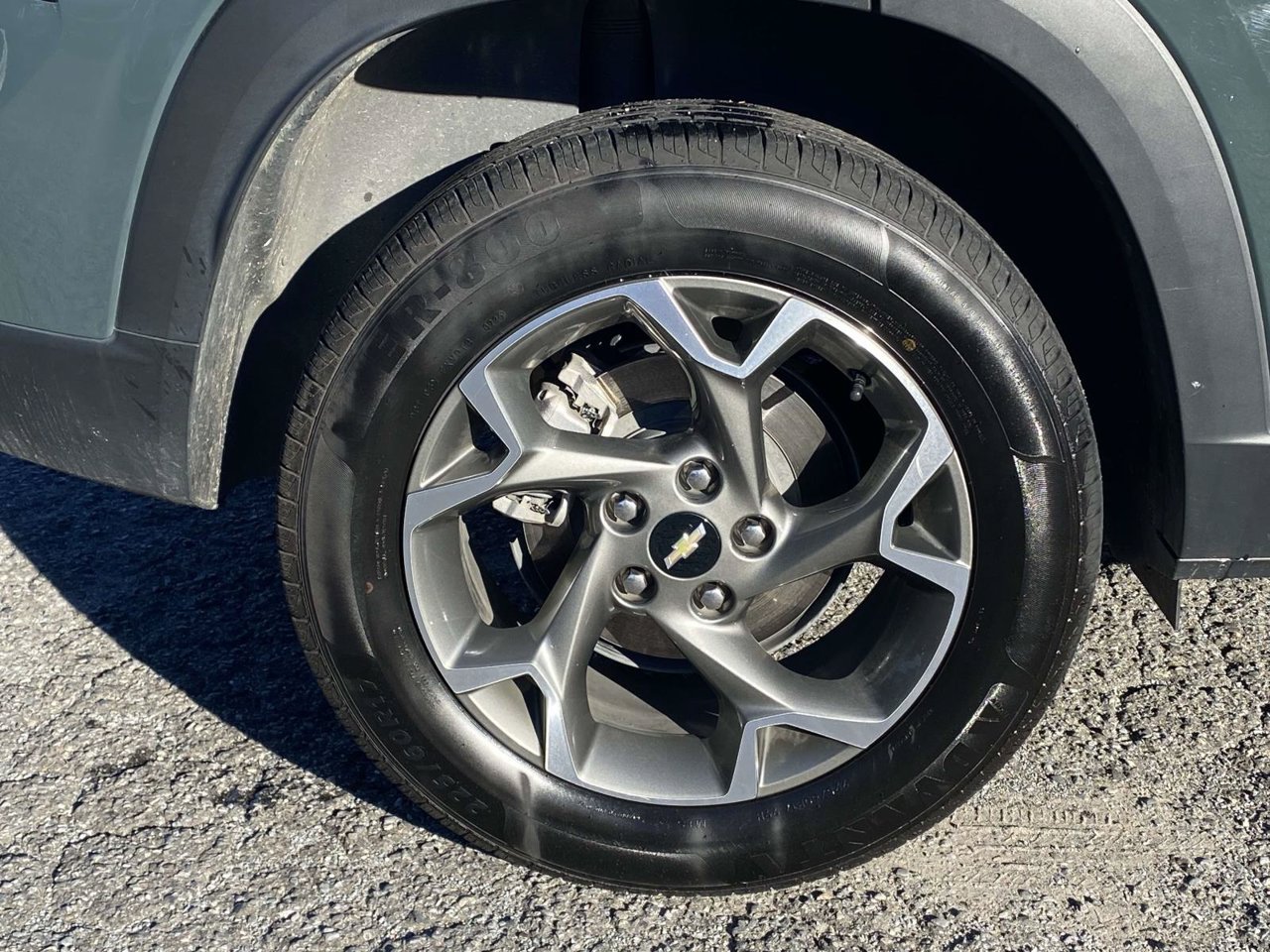 Used 2025 Chevrolet Trax LT FWD image 10