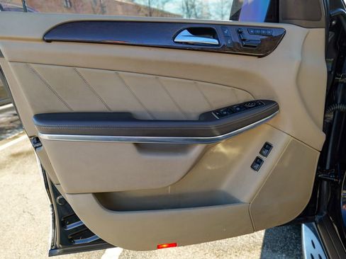 Used 2013 Mercedes-Benz GL 450 4MATIC image 27