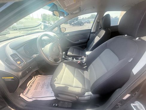 Used 2017 Kia Forte LX FWD image 10
