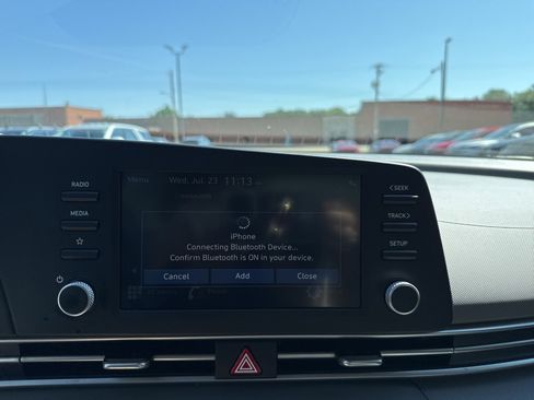 Used 2023 Hyundai Elantra SEL image 22