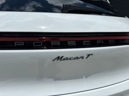 Used 2026 Porsche Macan AWD/4WD image 14