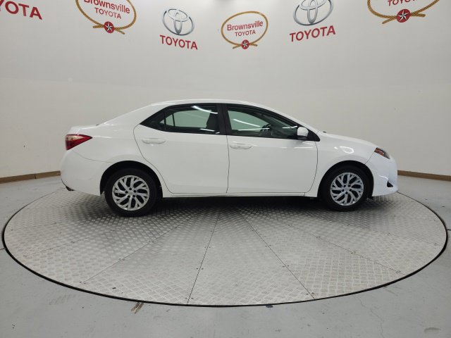 Used 2017 Toyota Corolla LE FWD image 3