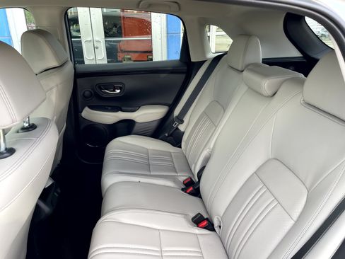 Used 2025 Honda HR-V EX-L image 10