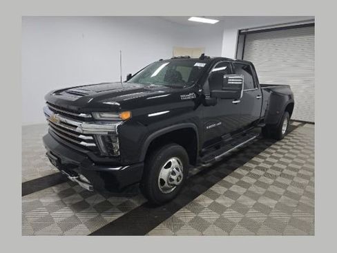 Used 2022 Chevrolet Silverado 3500 High Country image 1