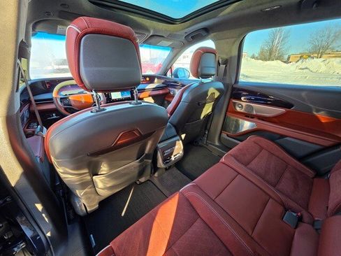 Used 2024 Lincoln Nautilus Black Label image 11