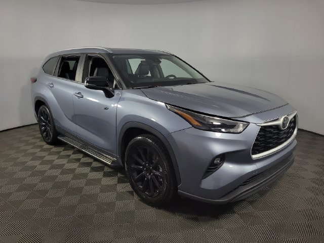 Used 2024 Toyota Highlander XLE FWD 360° Tour