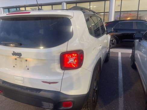 Used 2019 Jeep Renegade Trailhawk image 6