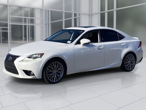 Used 2016 Lexus IS 200t image 3