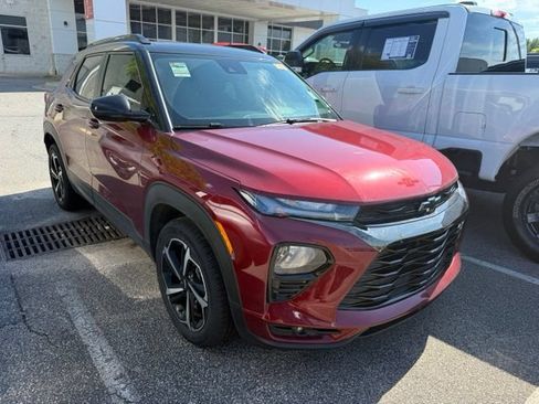 Used 2023 Chevrolet TrailBlazer RS FWD image 3