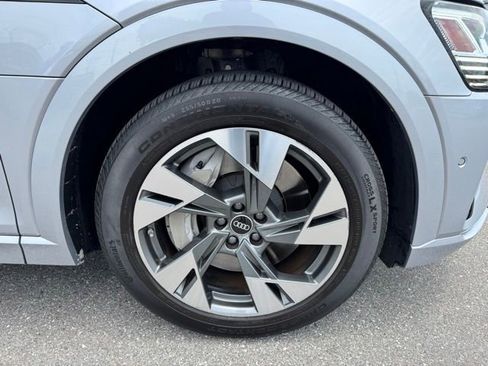 Used 2022 Audi e-tron Premium w/ Convenience Plus Package image 14
