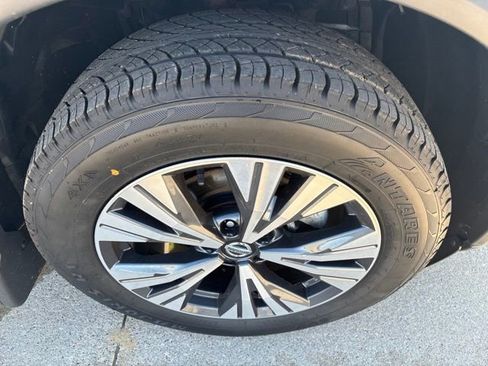 Used 2021 Nissan Rogue SV AWD/4WD image 18