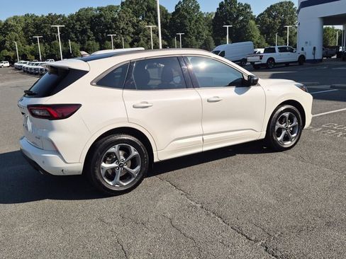 Certified 2023 Ford Escape ST-Line w/ Tech Pack #1 AWD/4WD image 4
