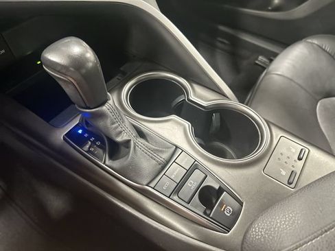 Used 2023 Toyota Camry XSE FWD image 24