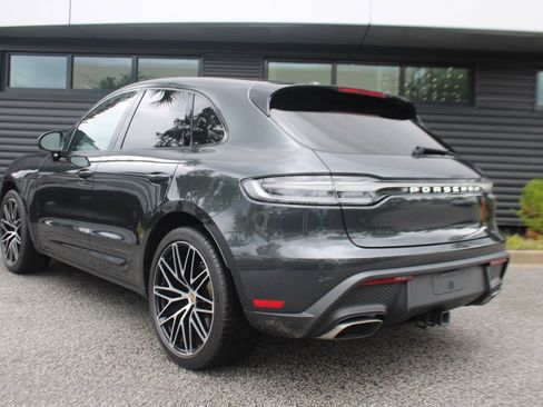 Used 2025 Porsche Macan image 3
