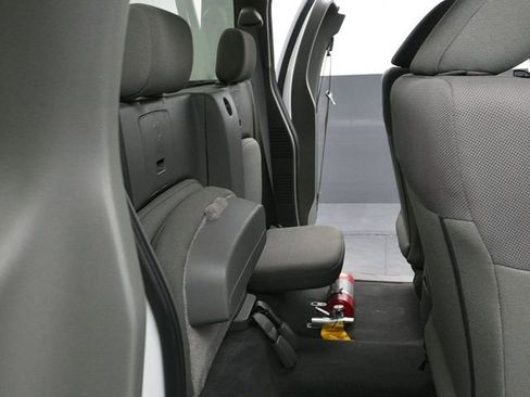 Used 2019 Nissan Frontier S image 11