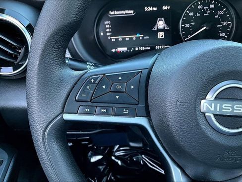Used 2022 Nissan Kicks SV FWD image 11