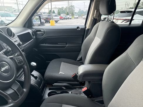 Used 2015 Jeep Patriot Sport w/ Power Value Group AWD/4WD image 12