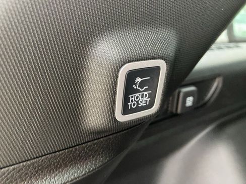 Certified 2025 Jeep Grand Cherokee Limited w/ Luxury Tech Group II image 26