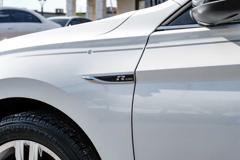 Used 2019 Volkswagen Jetta R-Line FWD image 59