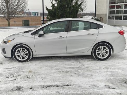 Used 2019 Chevrolet Cruze LT w/ Convenience Package image 8